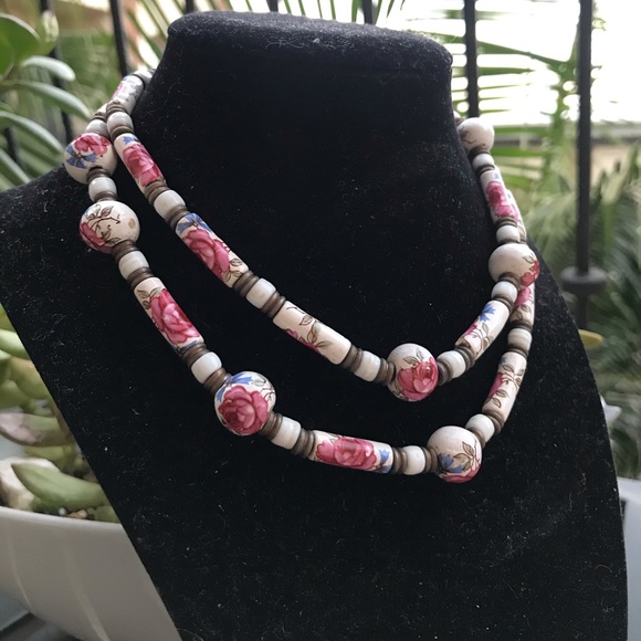 Indian Rose Enamel Necklace - Picture 2 of 7